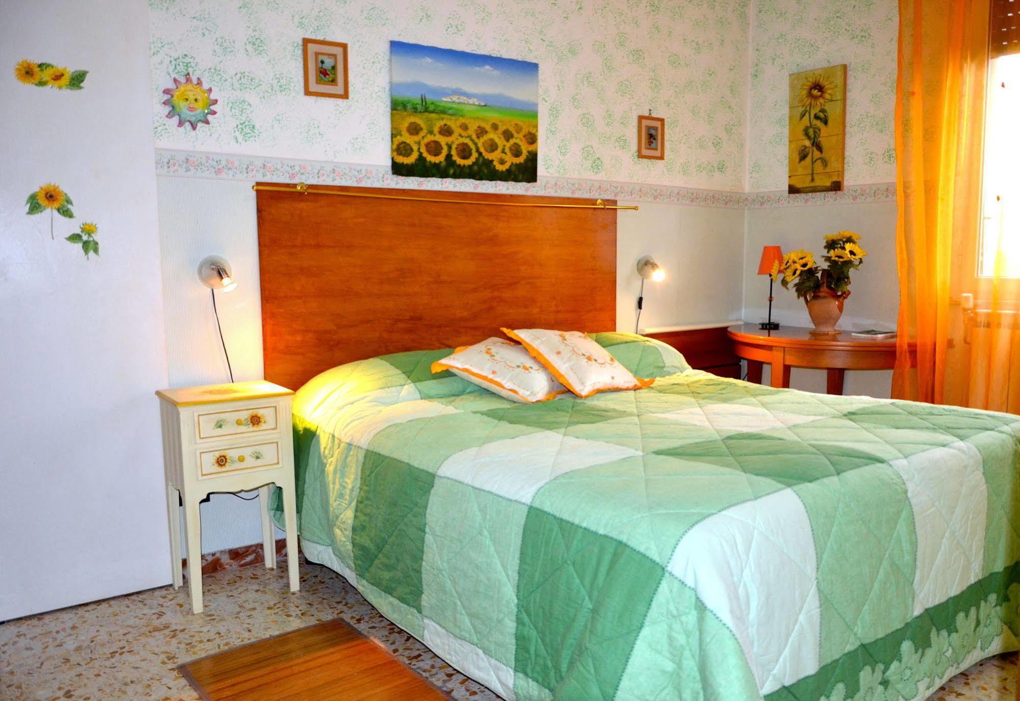 Bed and Breakfast Emily Stroncone Екстер'єр фото